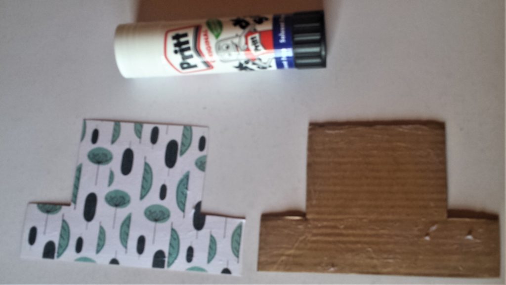 Pritt stick on the back of the autumn paper hat and the cardboard hat.