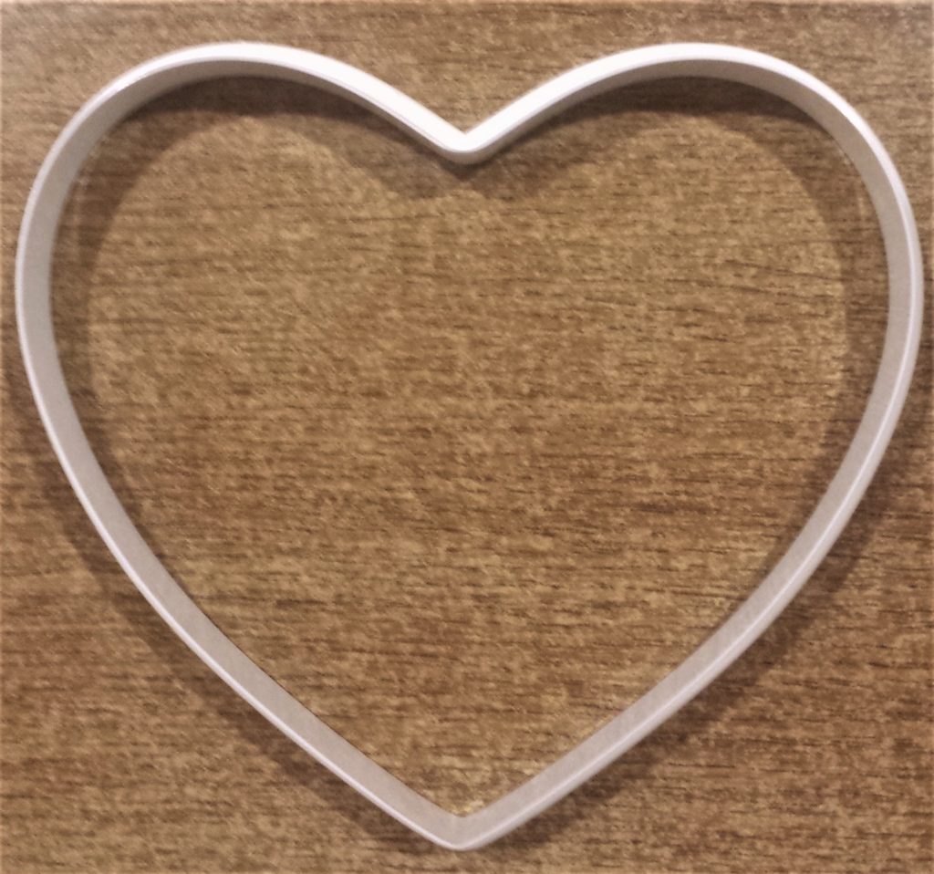 The biggest heart shape from the set.