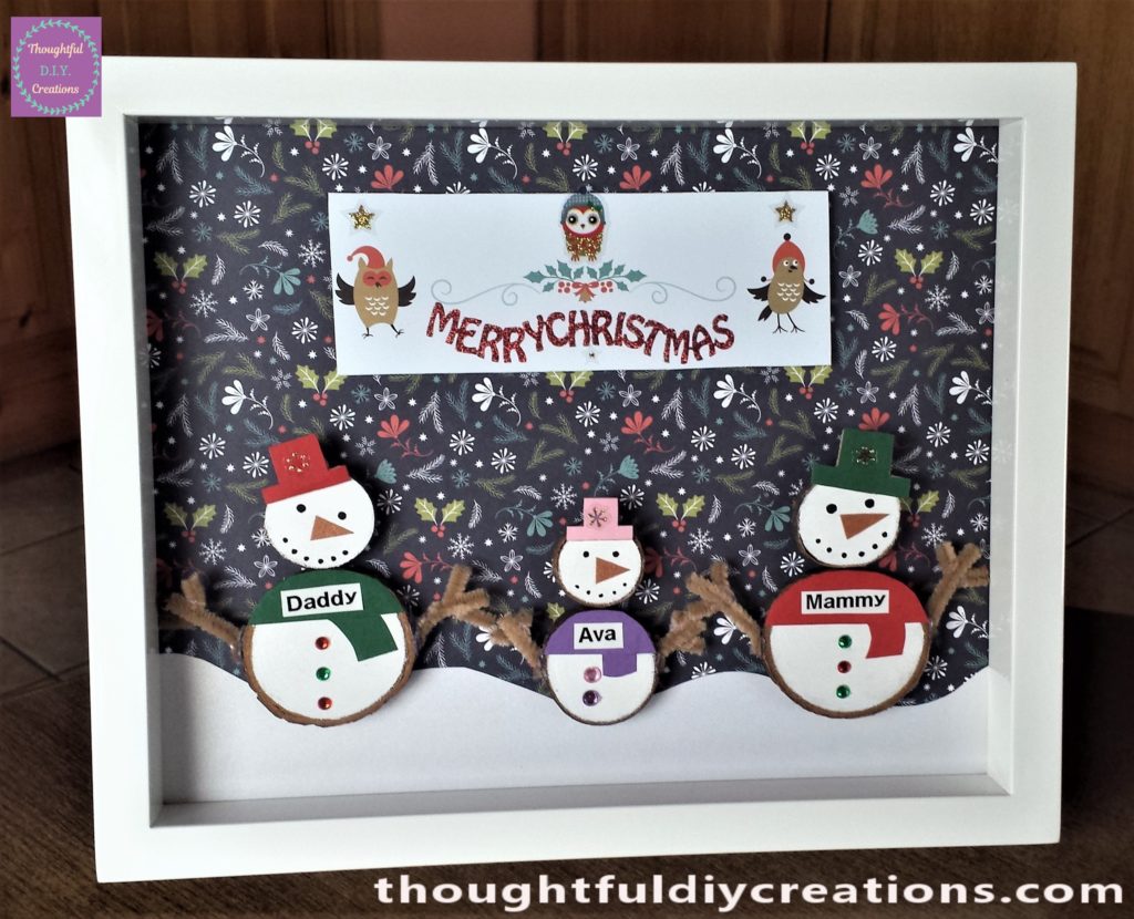 The finished D.I.Y. Snowman Family Frame.