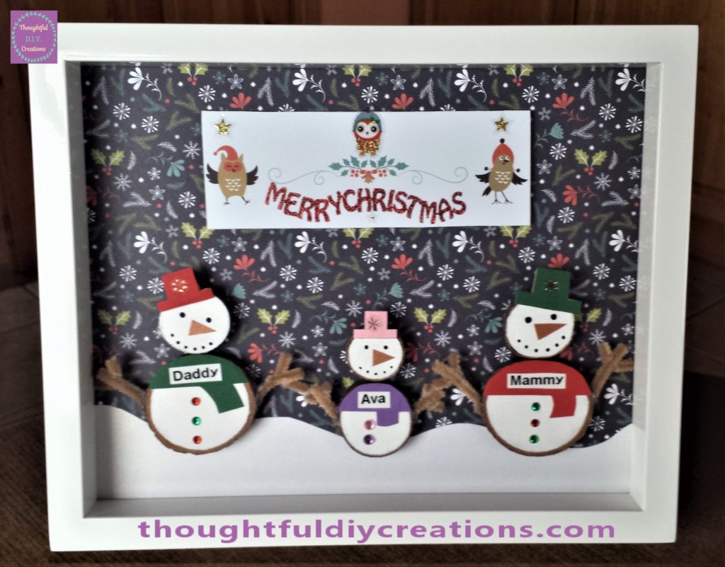 Another image of the finished D.I.Y. Snowman Family Frame.