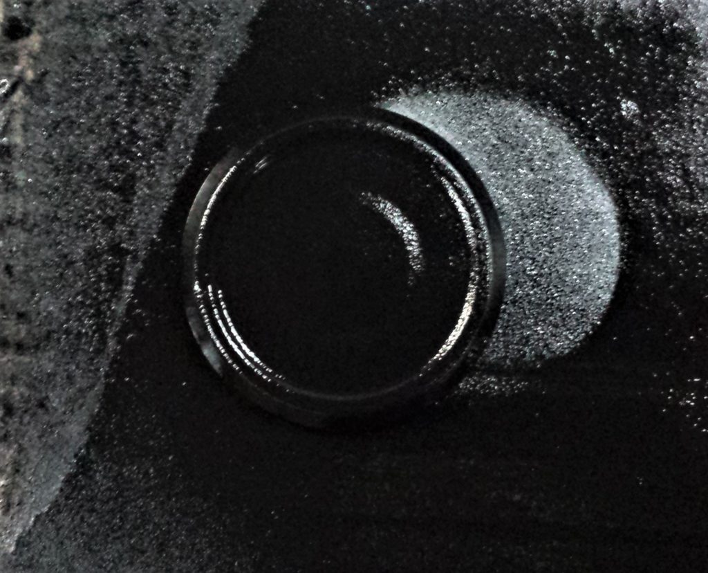 Third and final layer of spray paint on the lid.