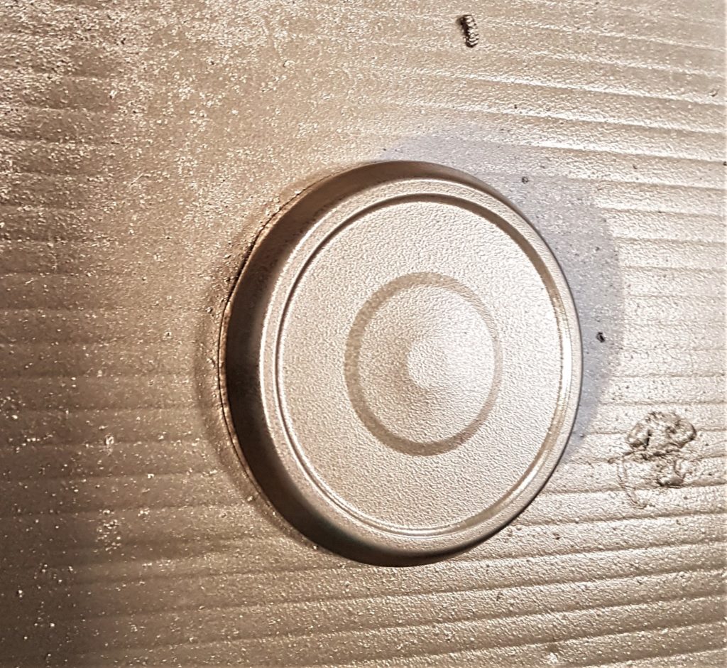 Second layer of spray paint applied to the lid.