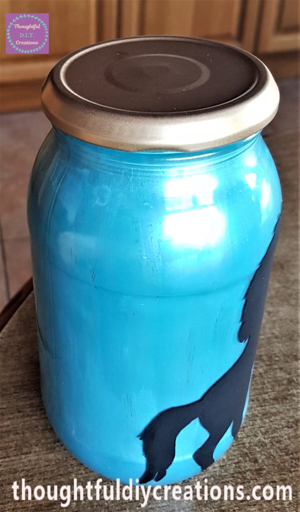 Side view of the jar.