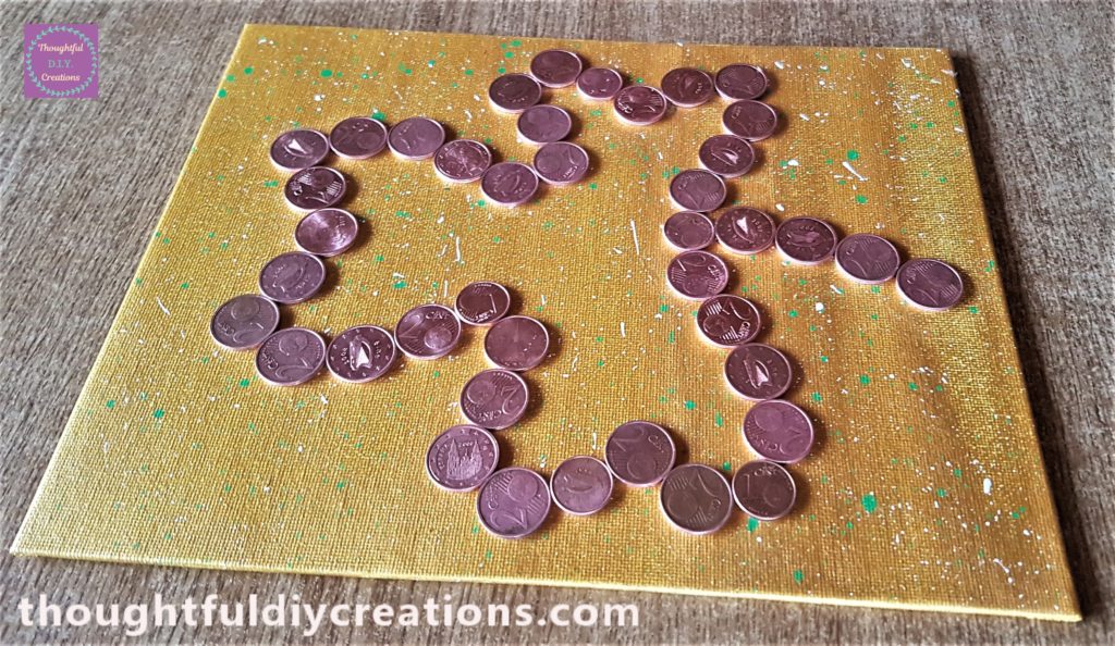 Side view of the canvas of the outline of the shamrock.