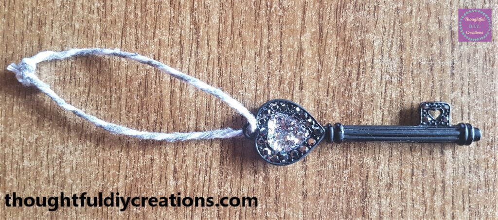 The cord tied into a knot.