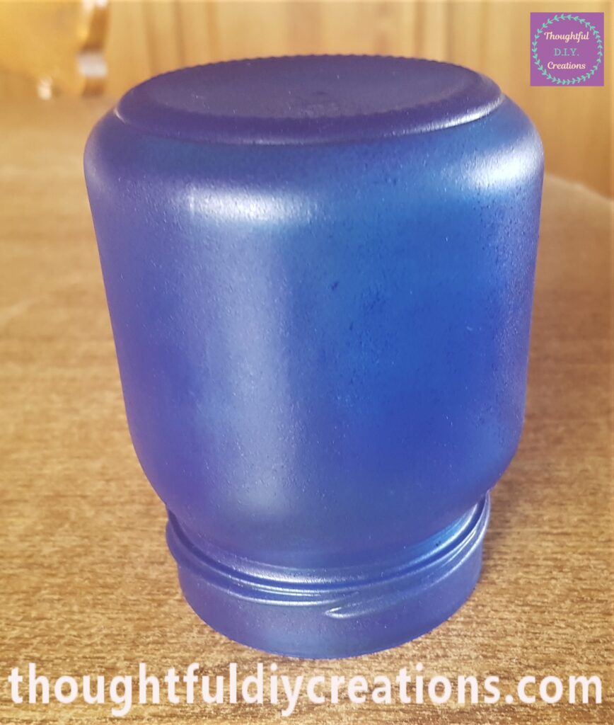 1 even coat of Paint on the Jar.