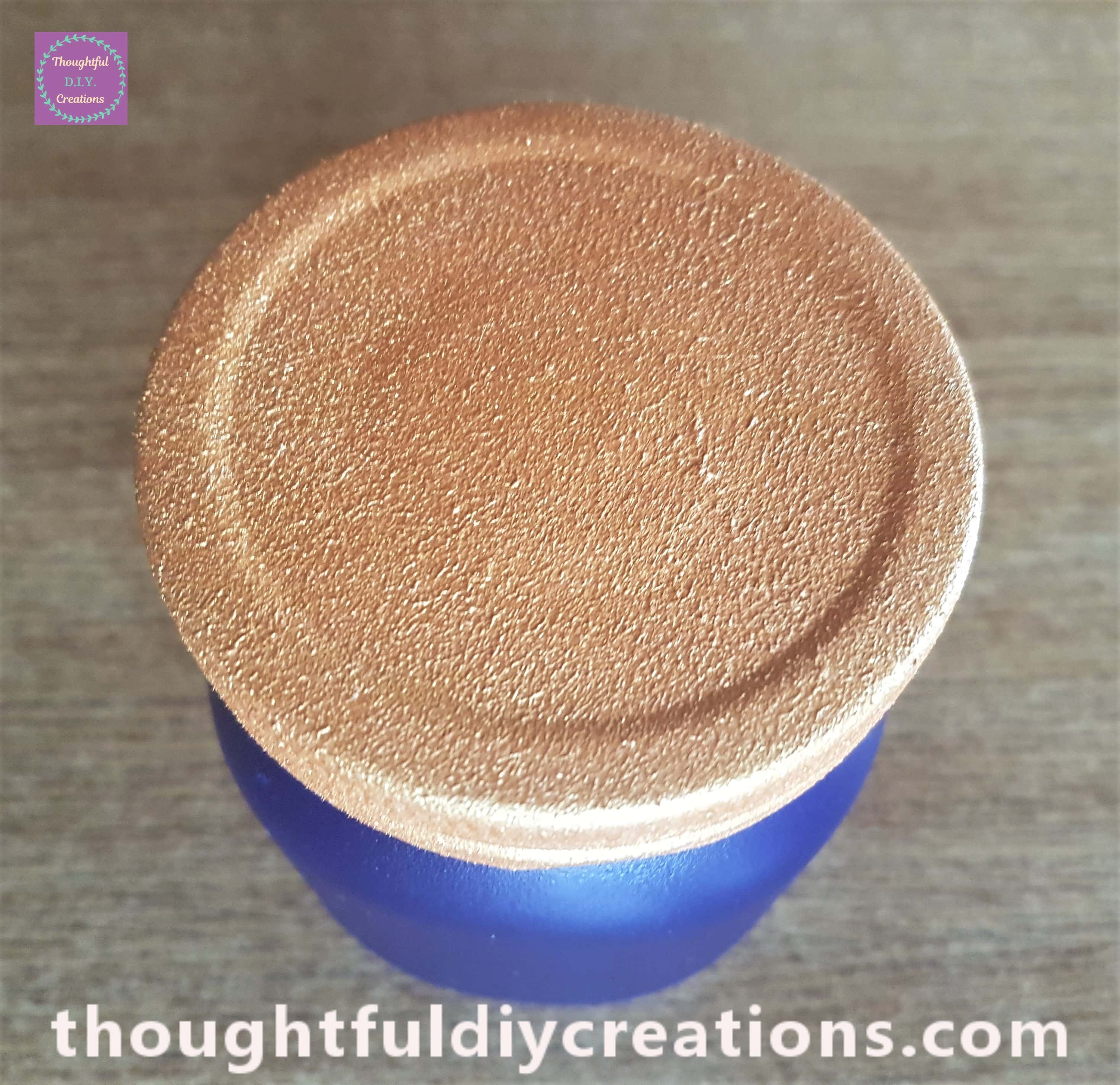 A closer view of the Lid.