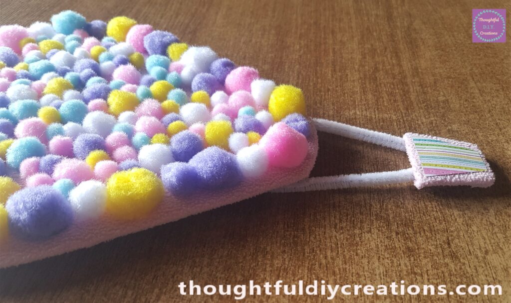 A closer look at the pom poms.