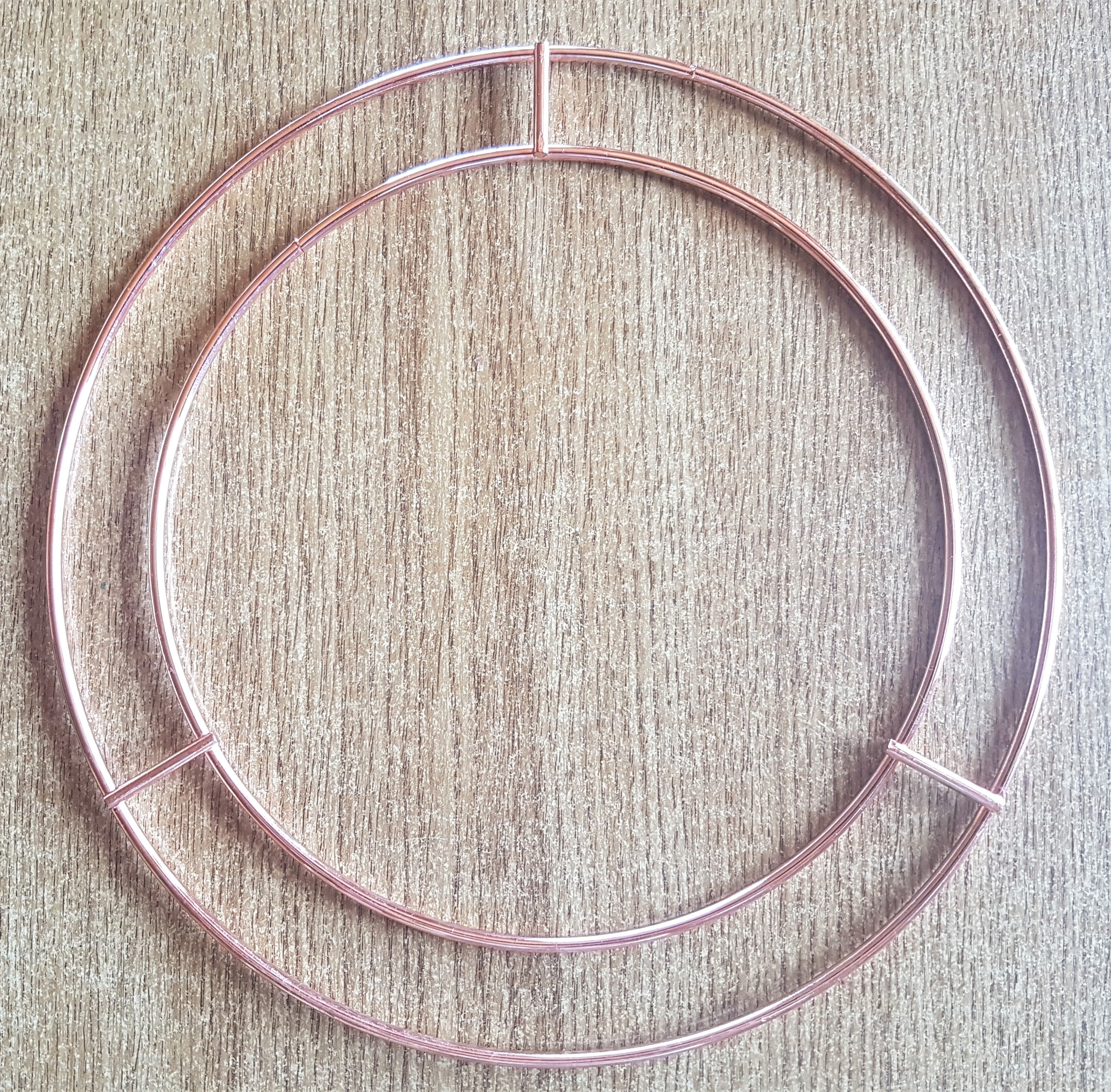 I cut the tag and got 1 wire wreath to make the Autumn Wreath.