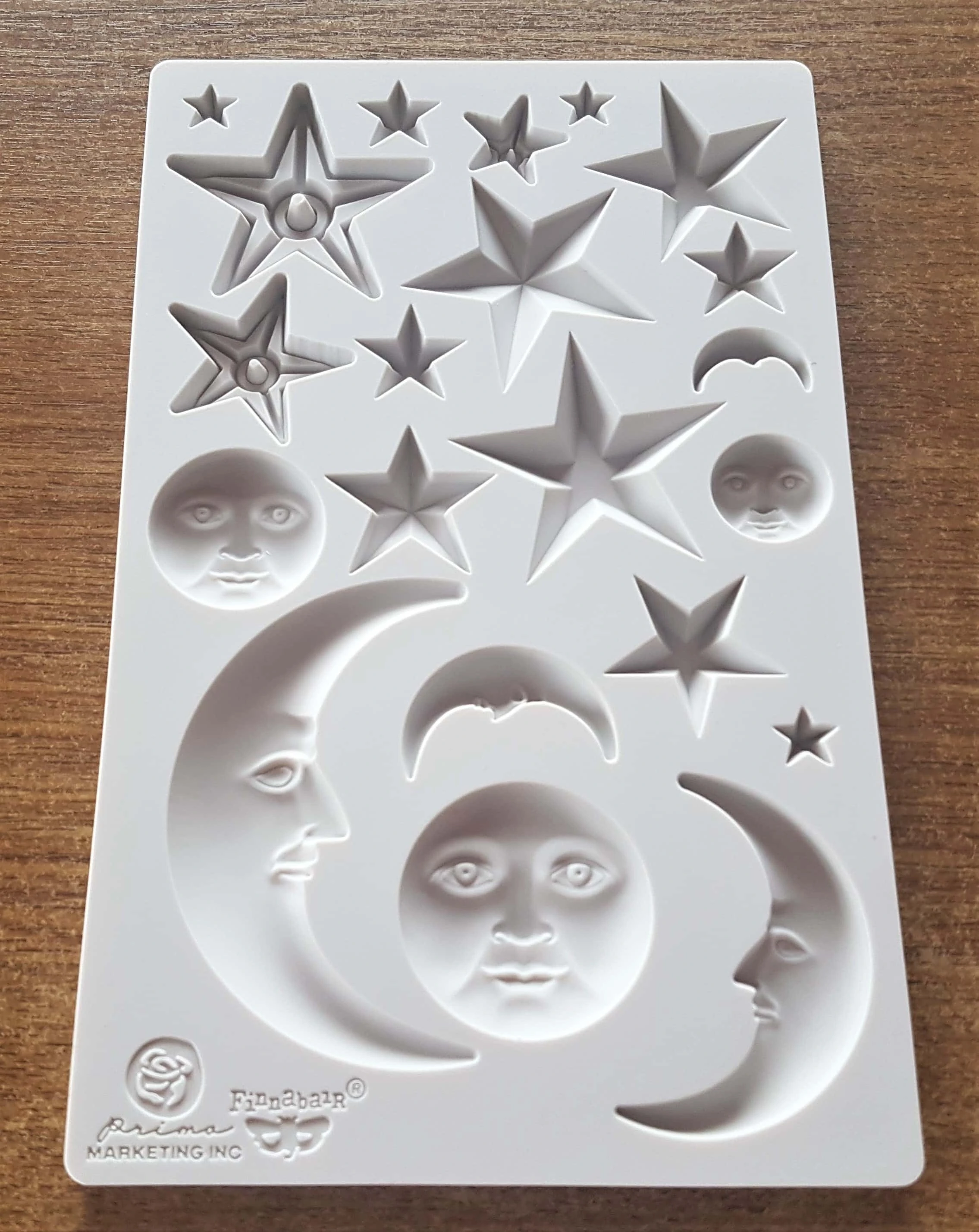 Stars and Moons Moulds out of the Pack.