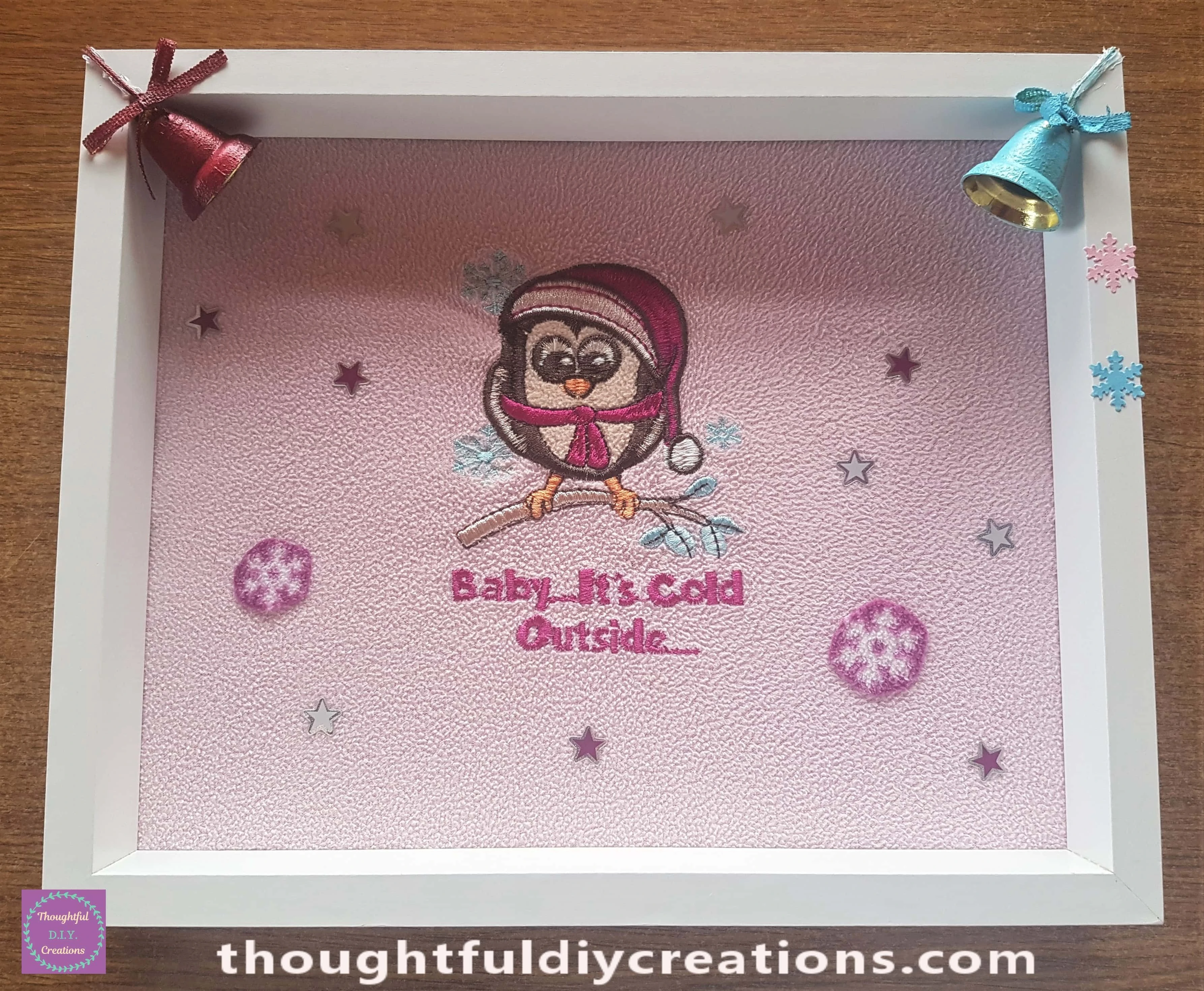 I attached a blue snowflake to the frame.