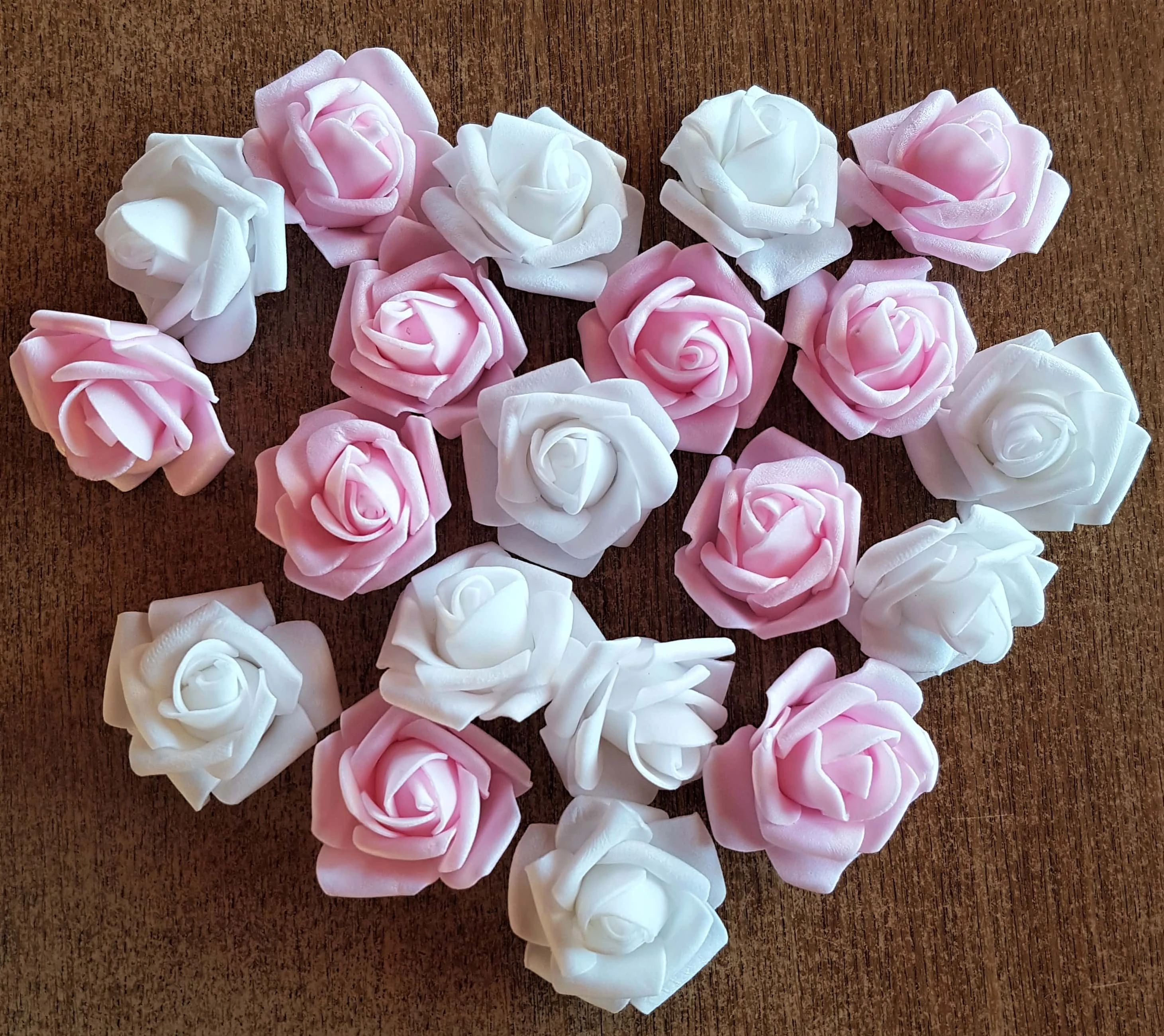I removed the Pink Roses from the Lights. I removed the White Roses from the Lights. I am using 10 of each colour.