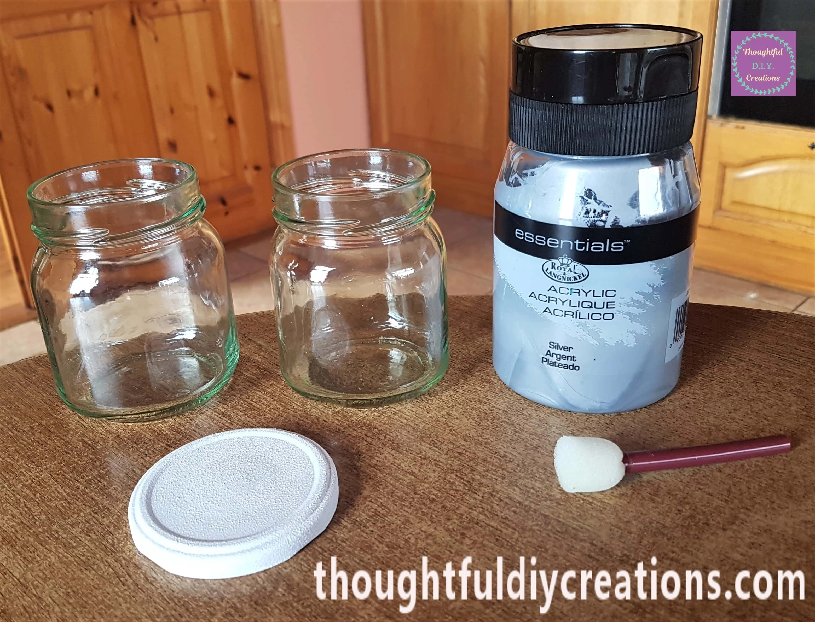 2 smaller Jars, the Lid from the big Jar, my Silver Acrylic Paint and another Sponge with handle.