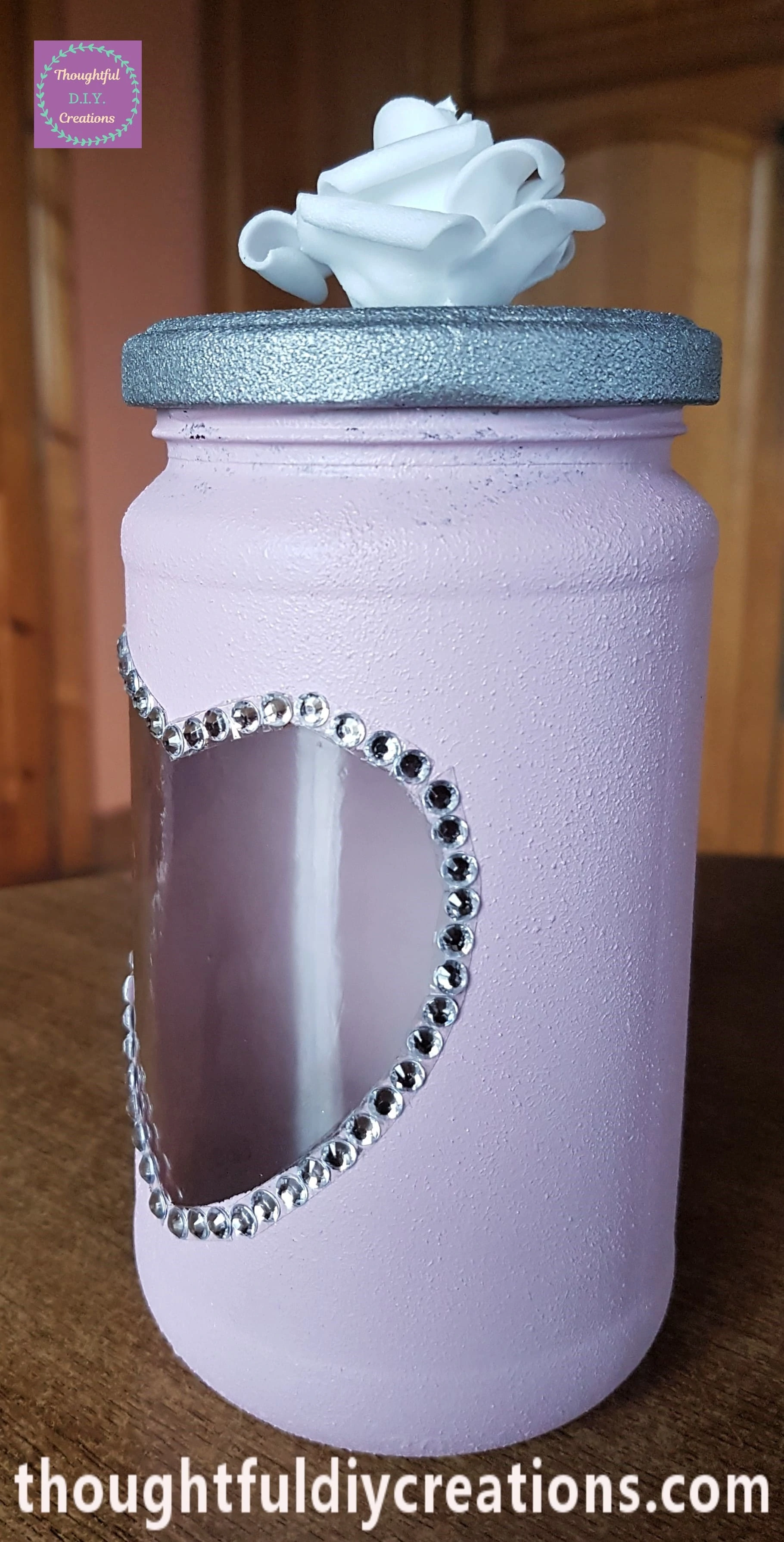 A side view of the Gemstones around the Heart.