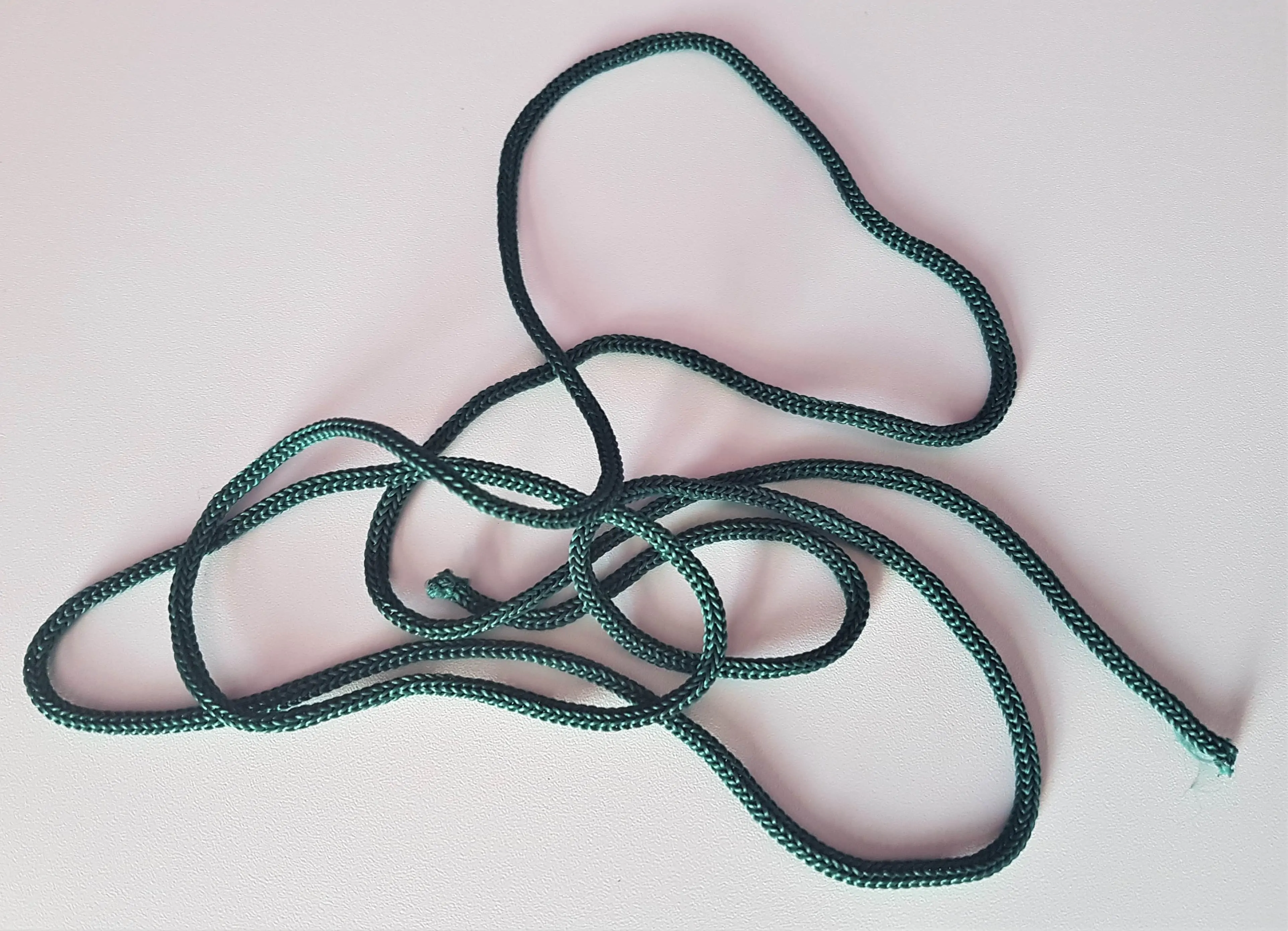 Green Rope to hold the Images.
