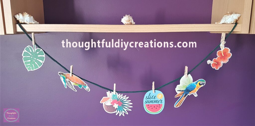 Finally I placed a Shell in the middle of the Shelf.