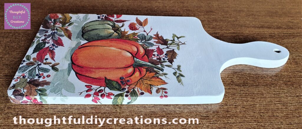 I also added bits of white paint to the sides of the Chopping Board where I thought it needed it.