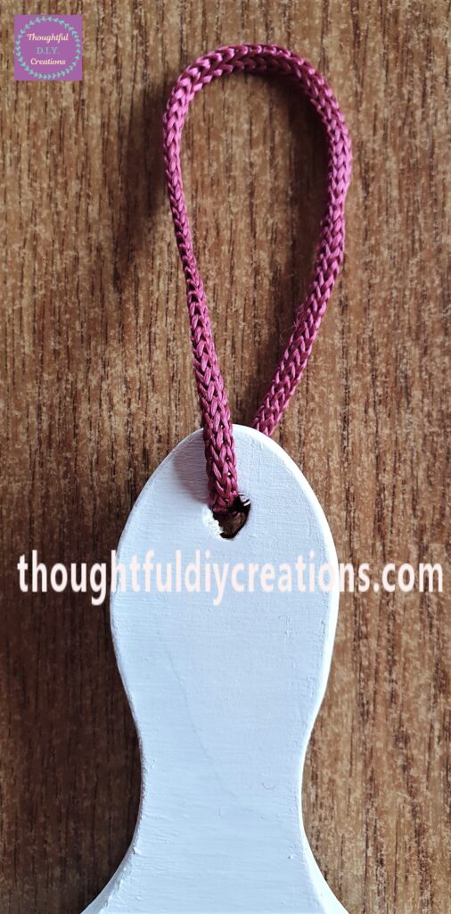 I put the Knot to the back of the Chopping Board.