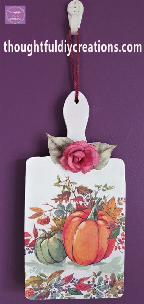 The Chopping Board can be Hung Up on the Wall.