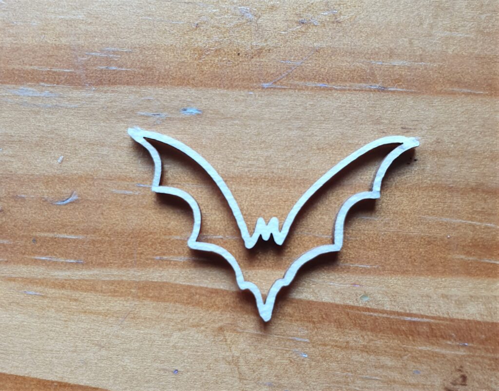 I removed a Bat from the Set; it just pops out.