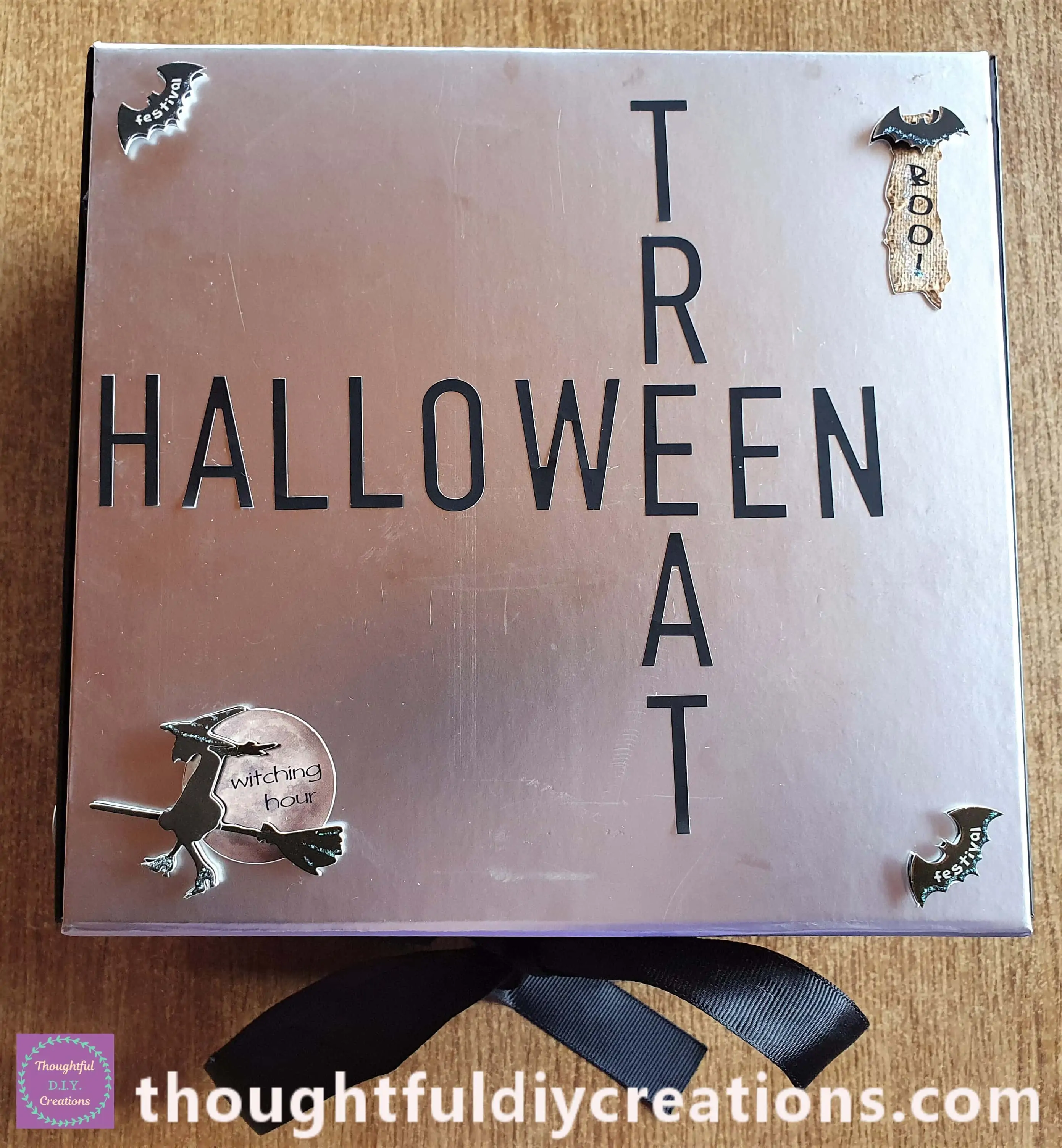 Two Bat Stickers were added to finish the Lid of the Gift Box.