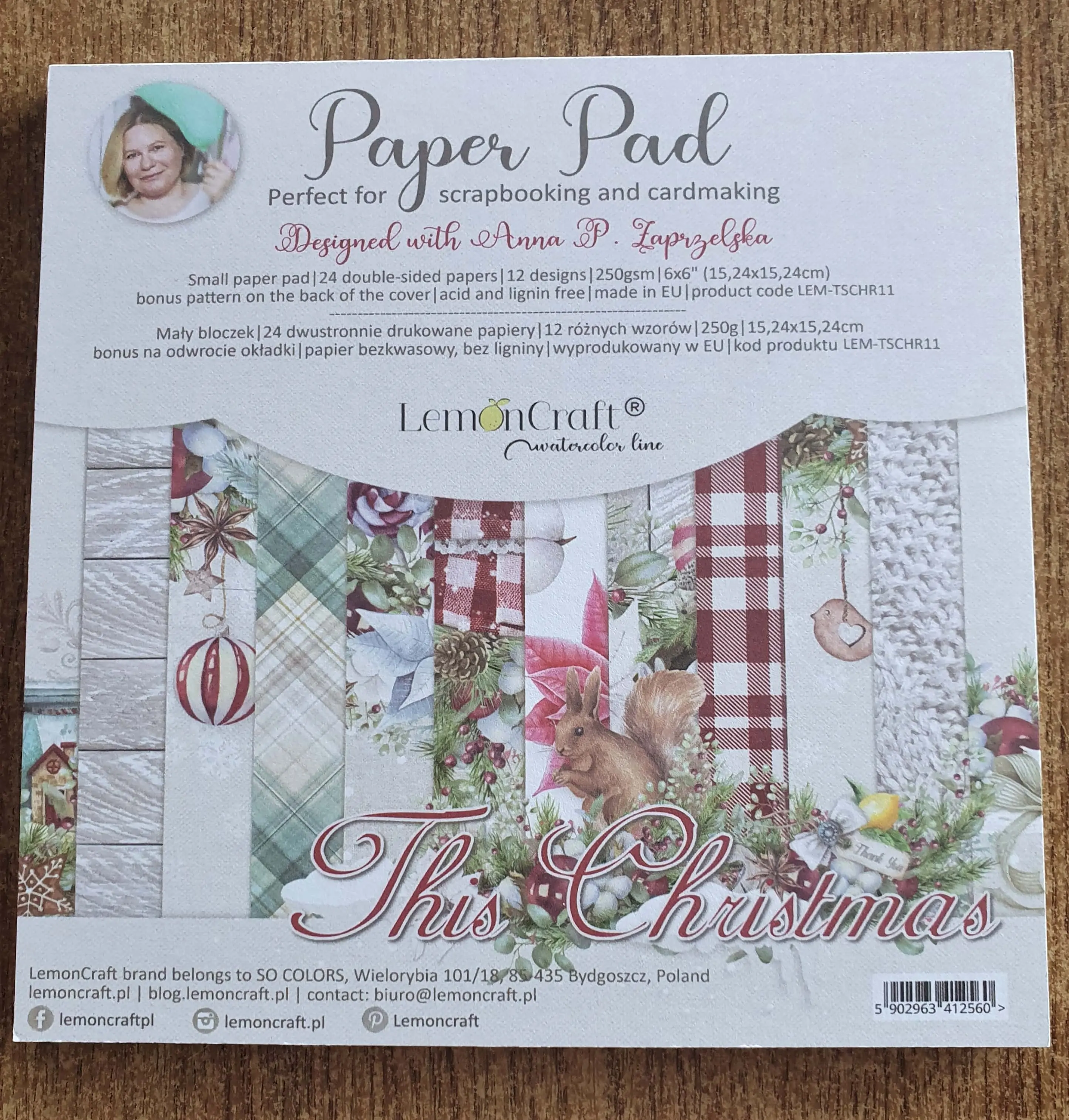 I bought a 6" x 6" Christmas Paper Pad recently.