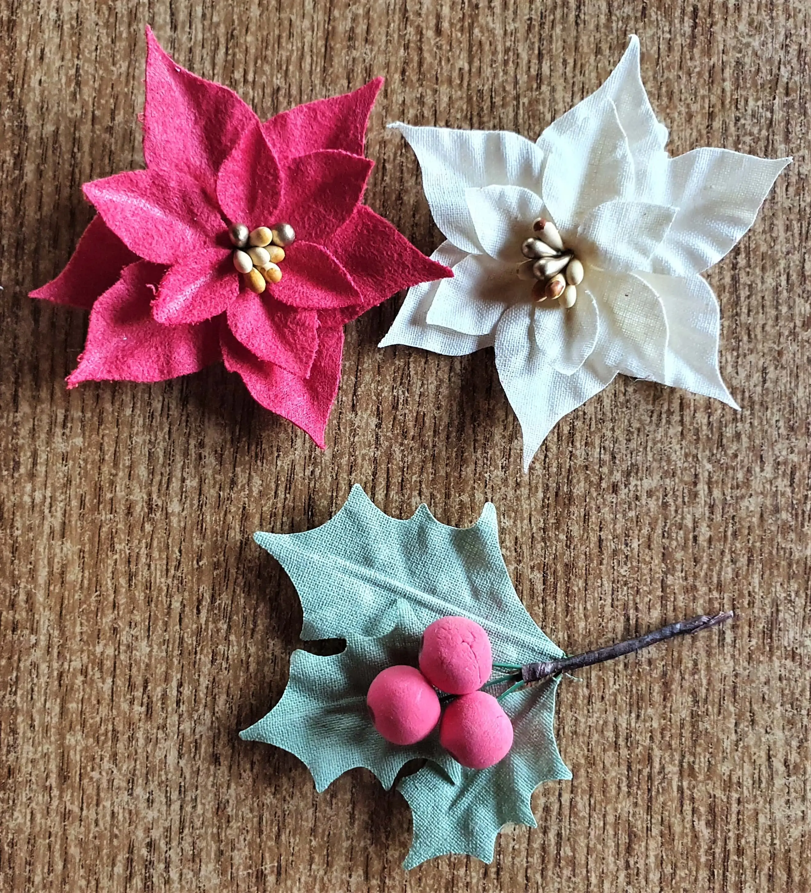 I bought a Handmade Flower Set recently.